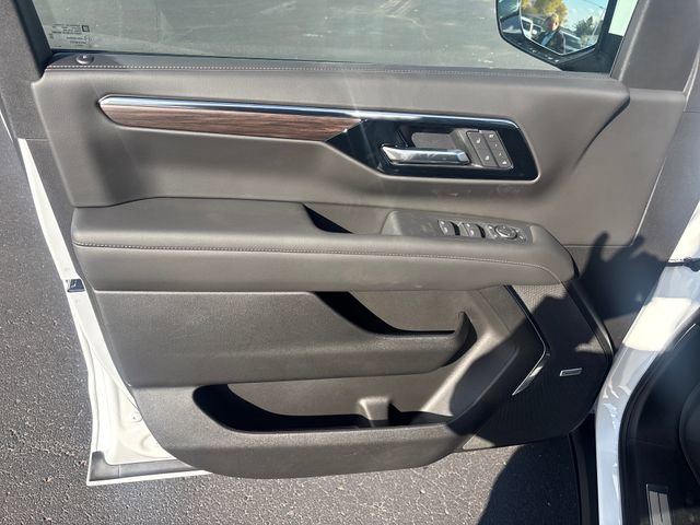 New 2026 Chevrolet Suburban Z71 image 10