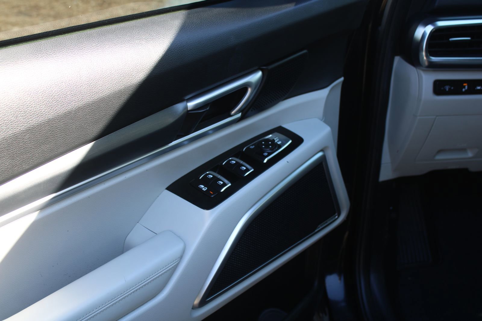 Certified 2022 Kia Telluride S image 19