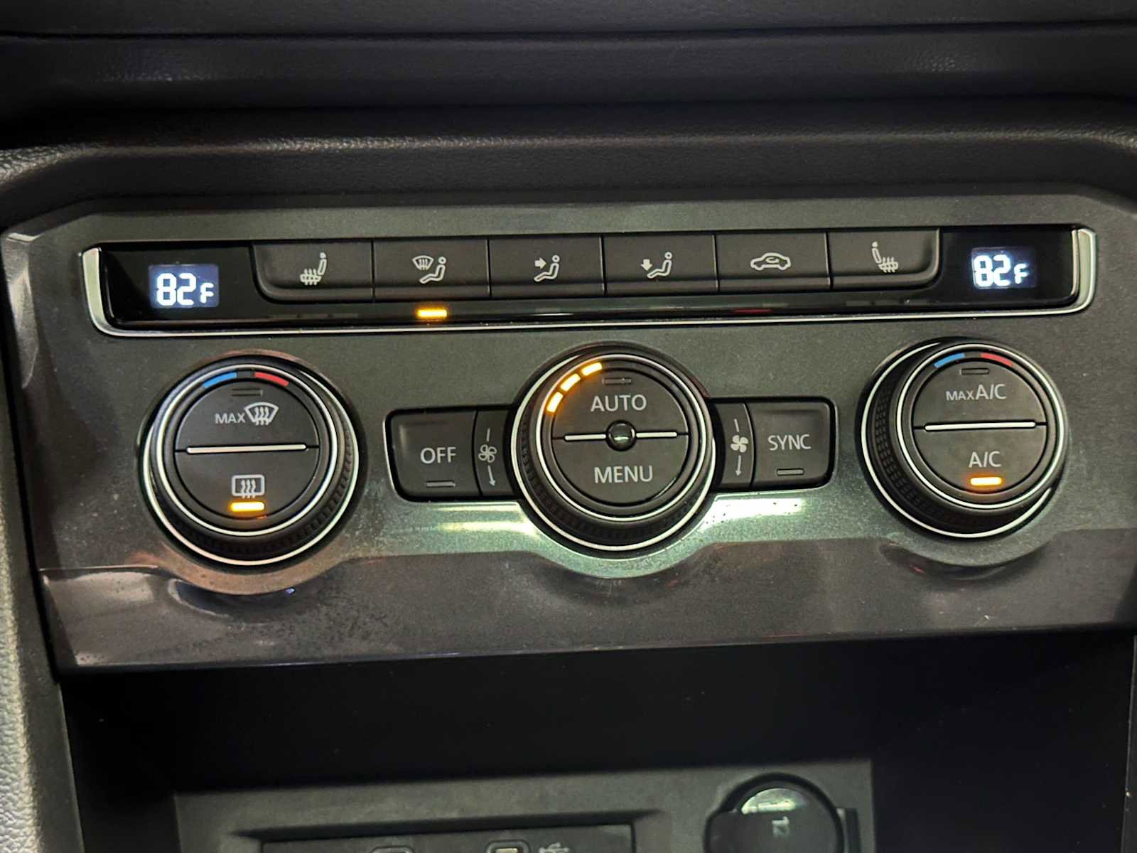 Used 2021 Volkswagen Tiguan SE R-Line image 15