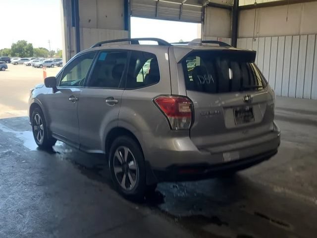 Used 2017 Subaru Forester 2.5i Premium w/ All-Weather Package AWD/4WD image 3