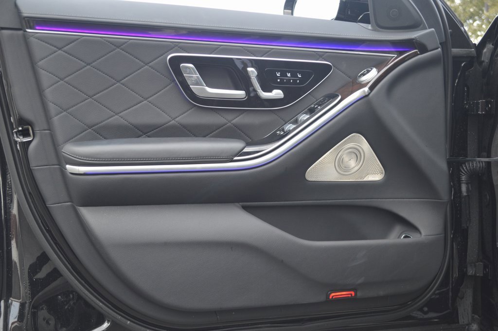 Used 2025 Mercedes-Benz S 580 4MATIC Sedan image 11