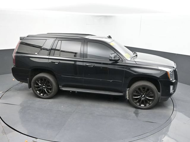 Used 2020 Cadillac Escalade Luxury w/ Escalade Sport Edition AWD/4WD image 39