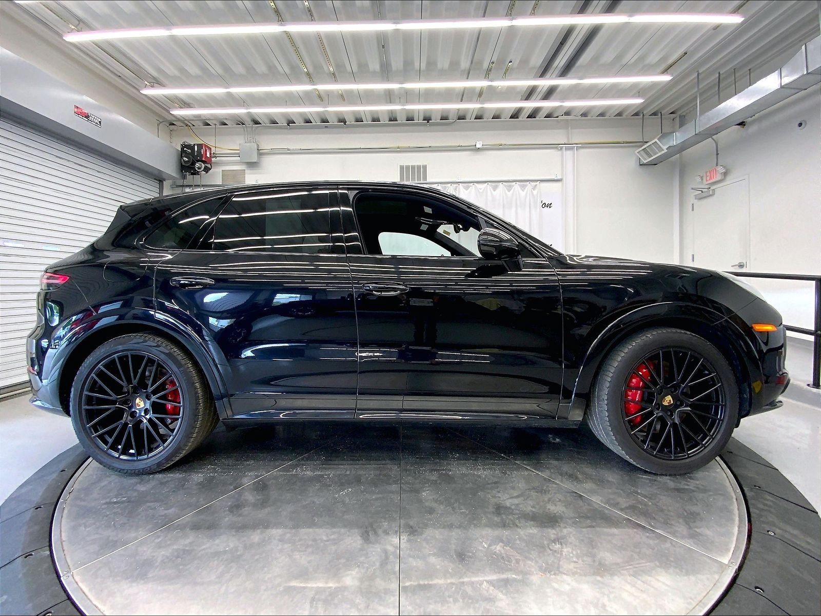 Used 2023 Porsche Cayenne GTS AWD/4WD image 8