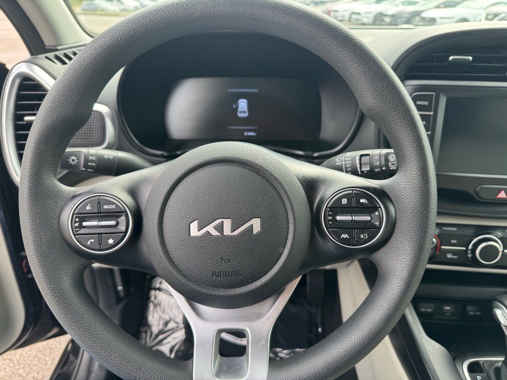 Used 2023 Kia Soul LX w/ LX Technology Package image 18