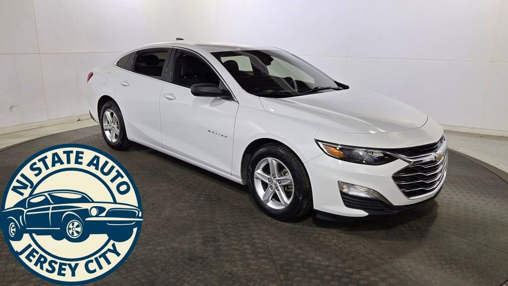 Used 2023 Chevrolet Malibu LS image 1