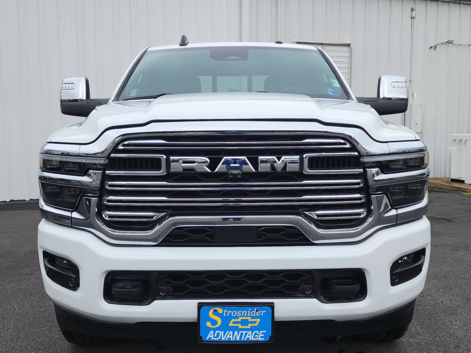 Used 2026 RAM 2500 Laramie AWD/4WD image 8