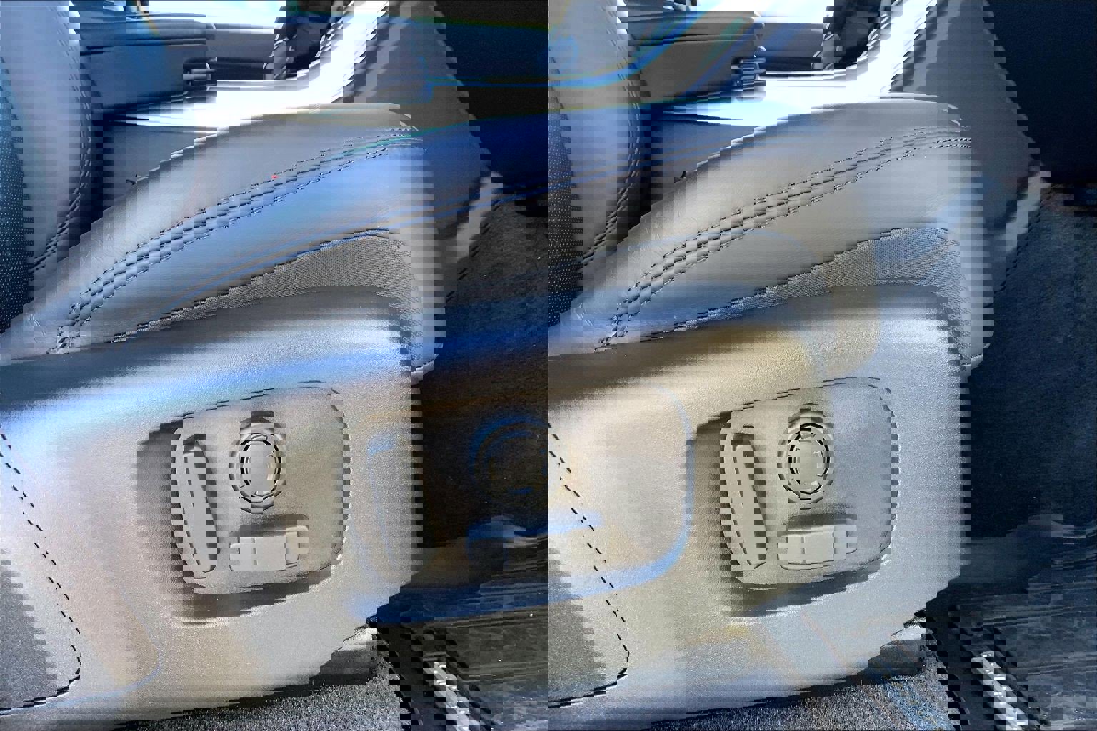 Certified 2022 Land Rover Range Rover Sport HSE Silver Edition AWD/4WD image 36