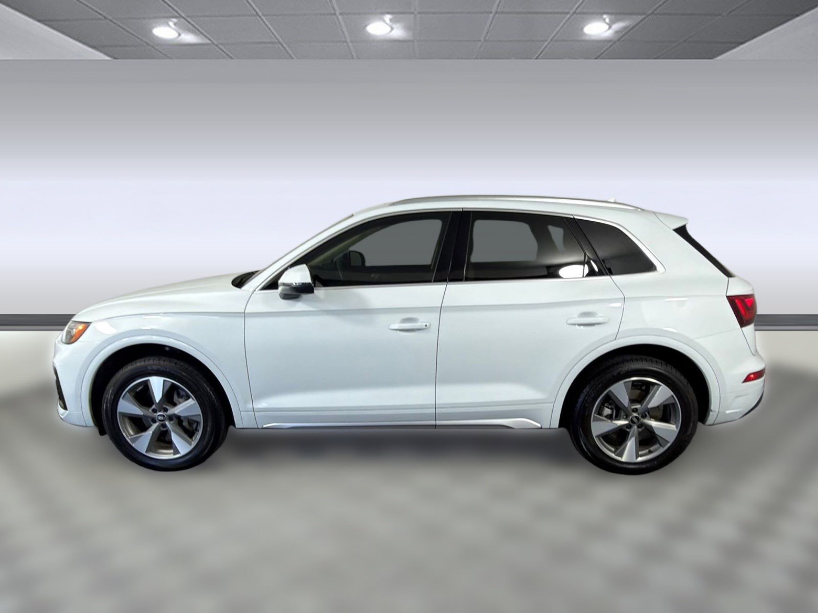 Used 2023 Audi Q5 2.0T Premium Plus w/ Premium Plus Package image 2