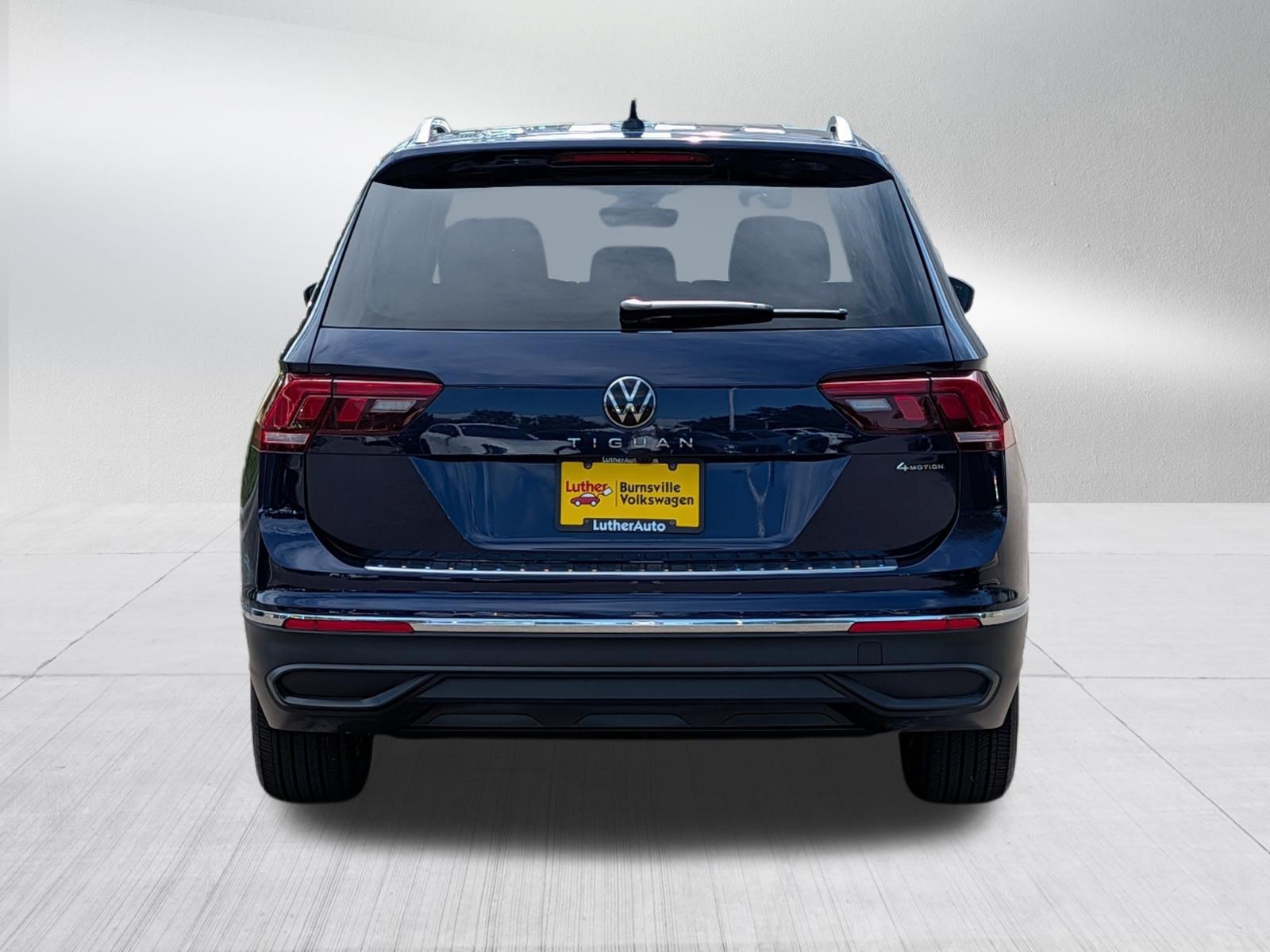 Certified 2024 Volkswagen Tiguan Wolfsburg Edition w/ Panoramic Sunroof Package AWD/4WD image 6