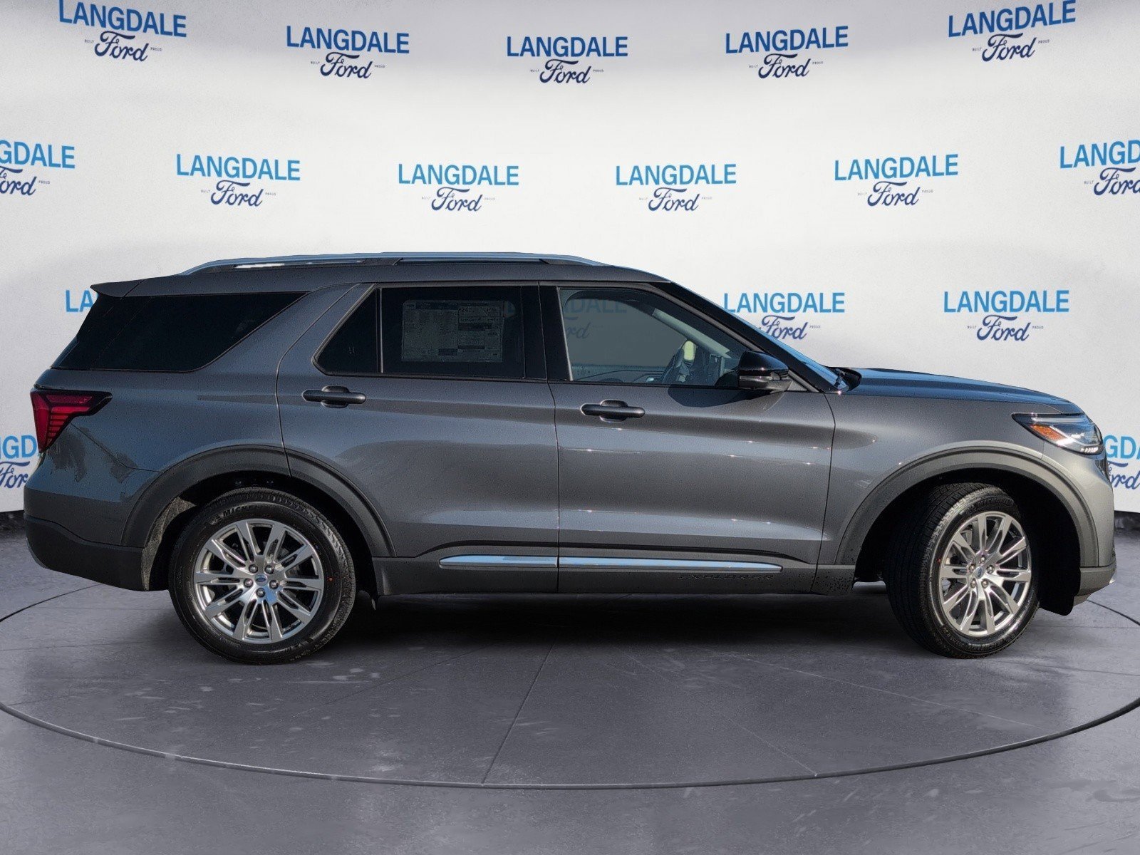 New 2026 Ford Explorer Platinum image 3