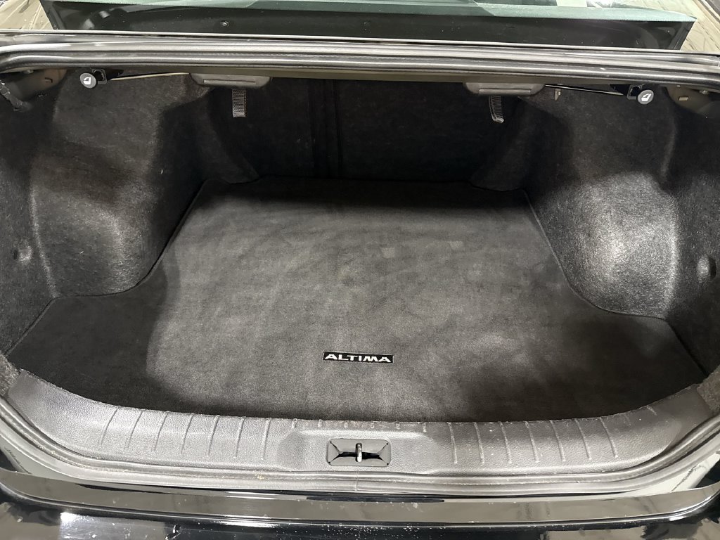 Used 2025 Nissan Altima 2.5 SV FWD image 23