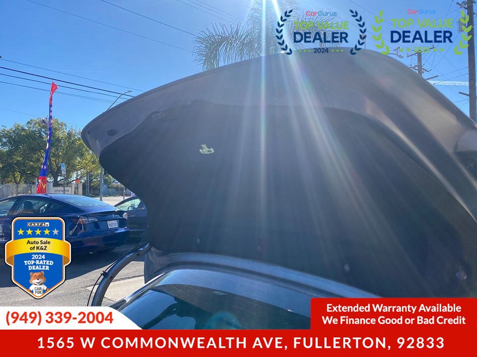 Used 2020 Toyota Corolla LE w/ Carpet Mat Package (TMS) FWD image 32
