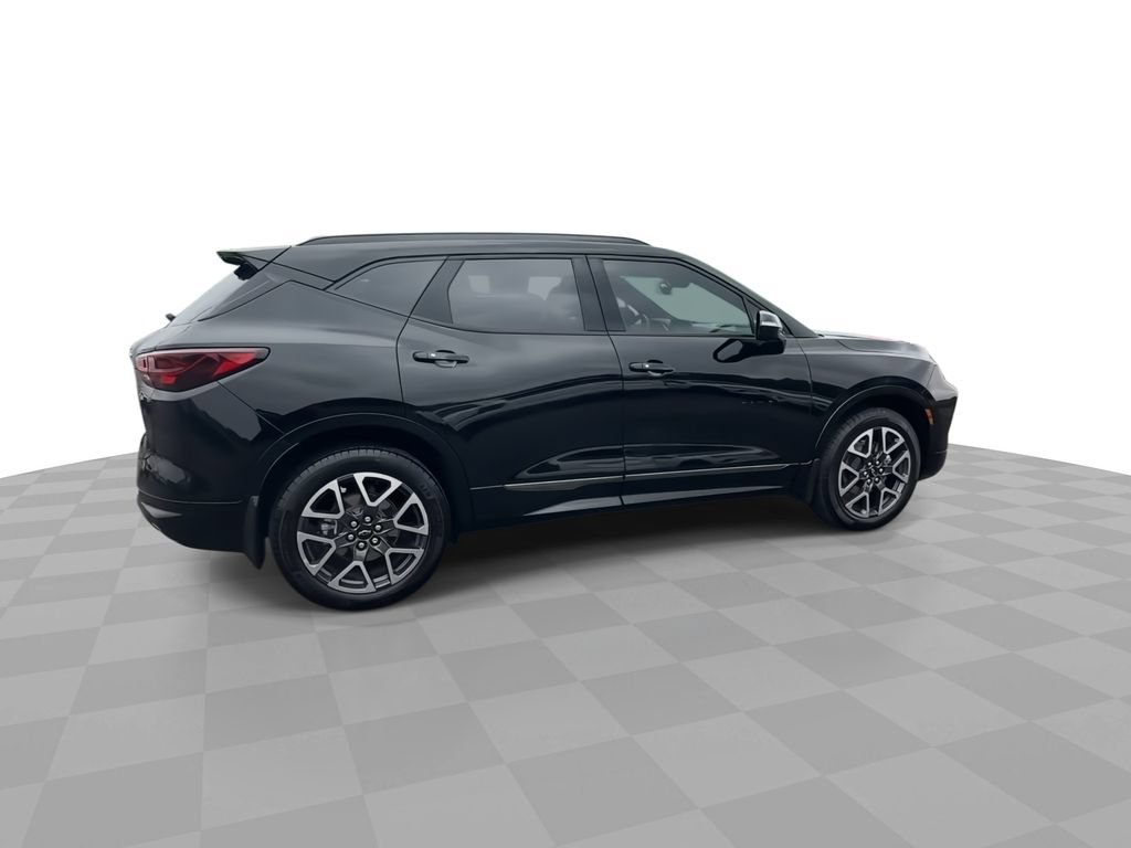 Certified 2023 Chevrolet Blazer RS w/ Driver Confidence II Package FWD image 9
