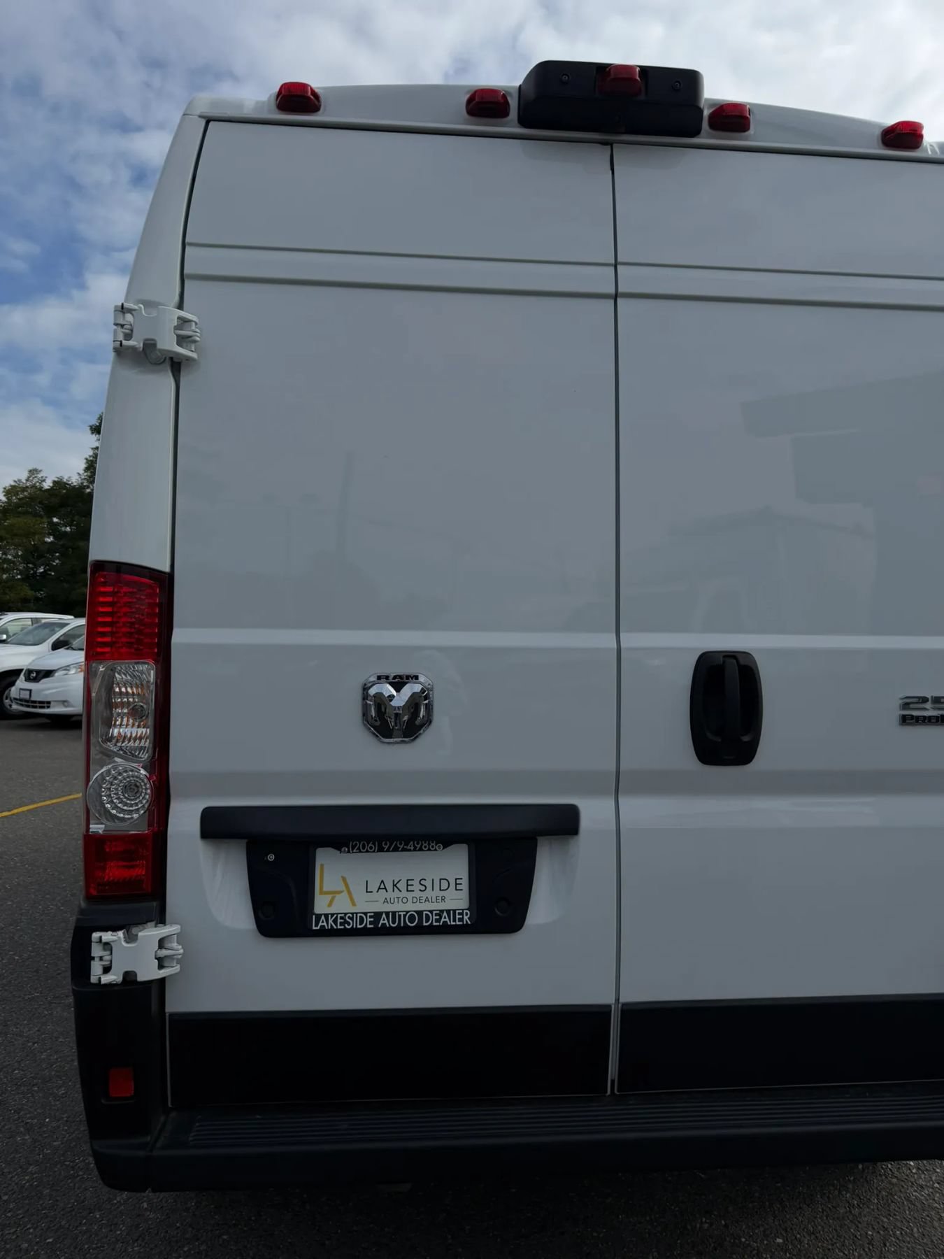 Used 2025 RAM ProMaster 2500 w/ Convenience Group FWD image 15