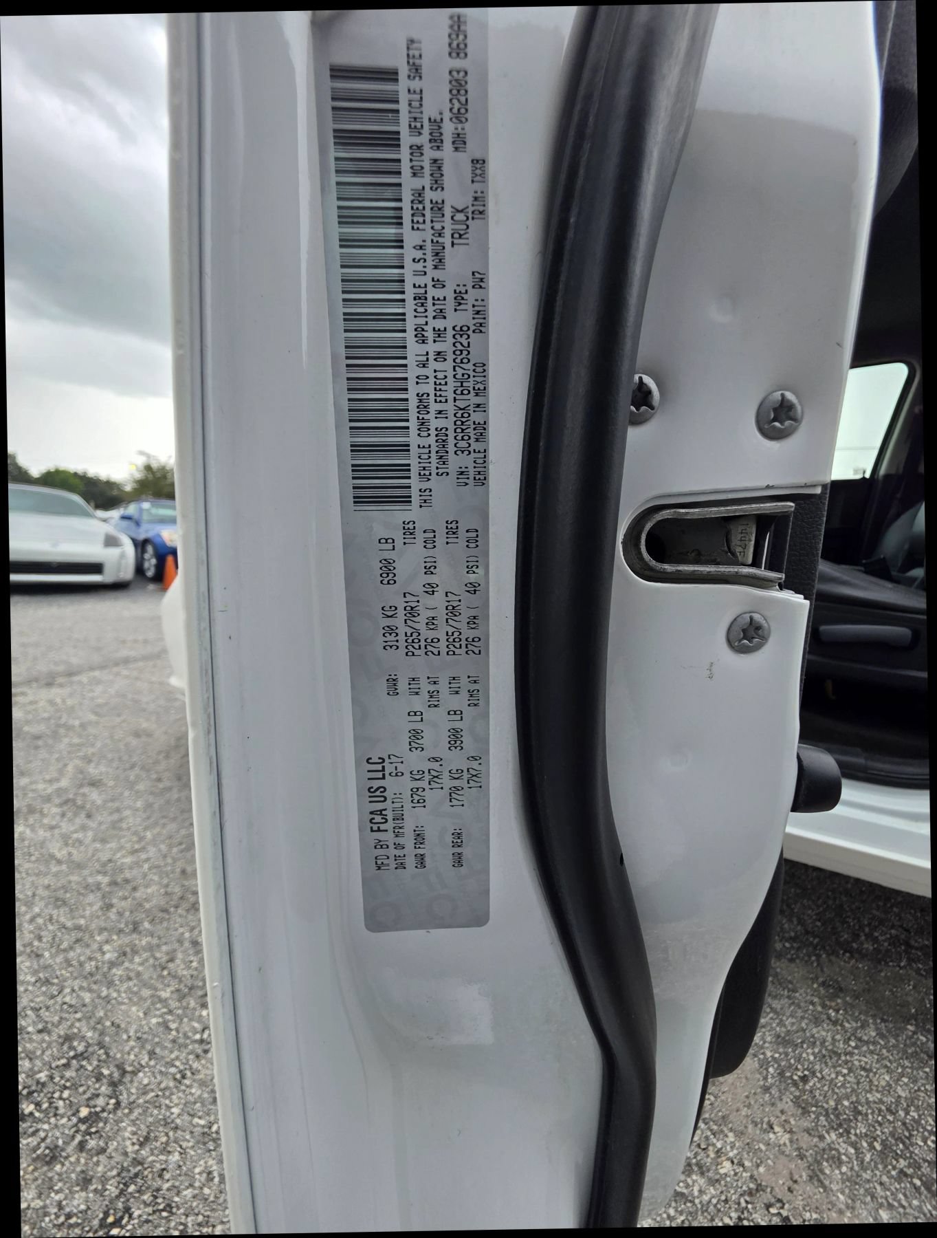 Used 2017 RAM 1500 Express RWD image 25