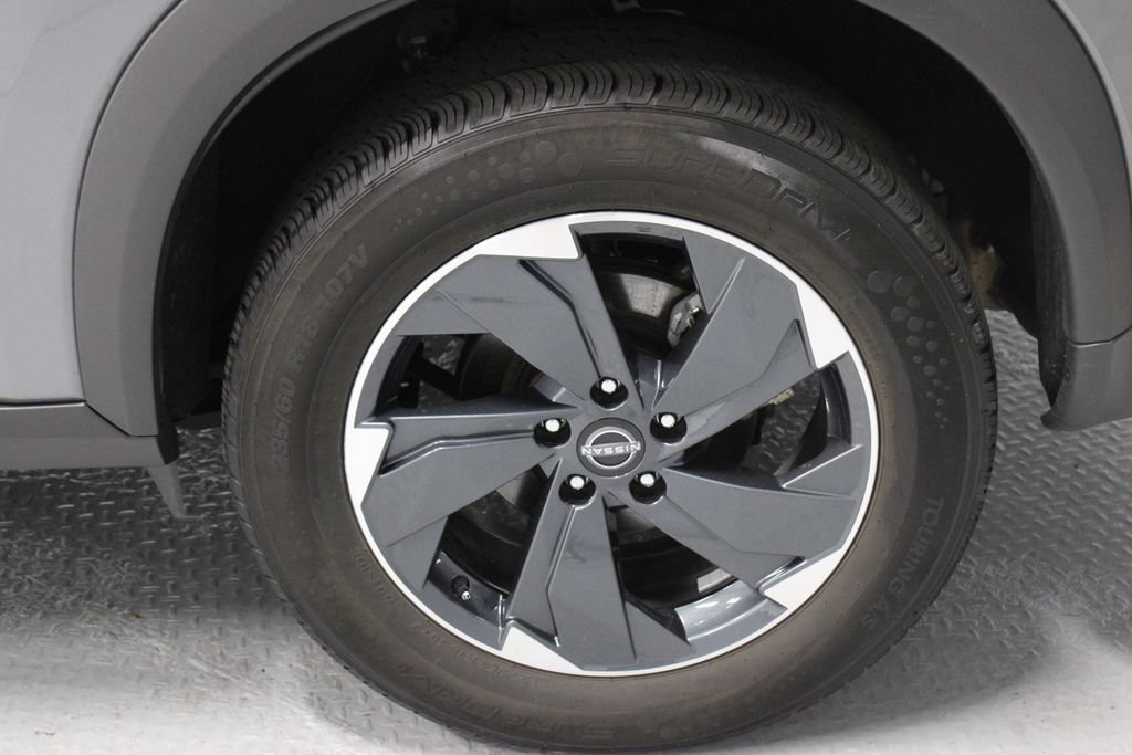 Certified 2024 Nissan Rogue SV AWD/4WD image 18