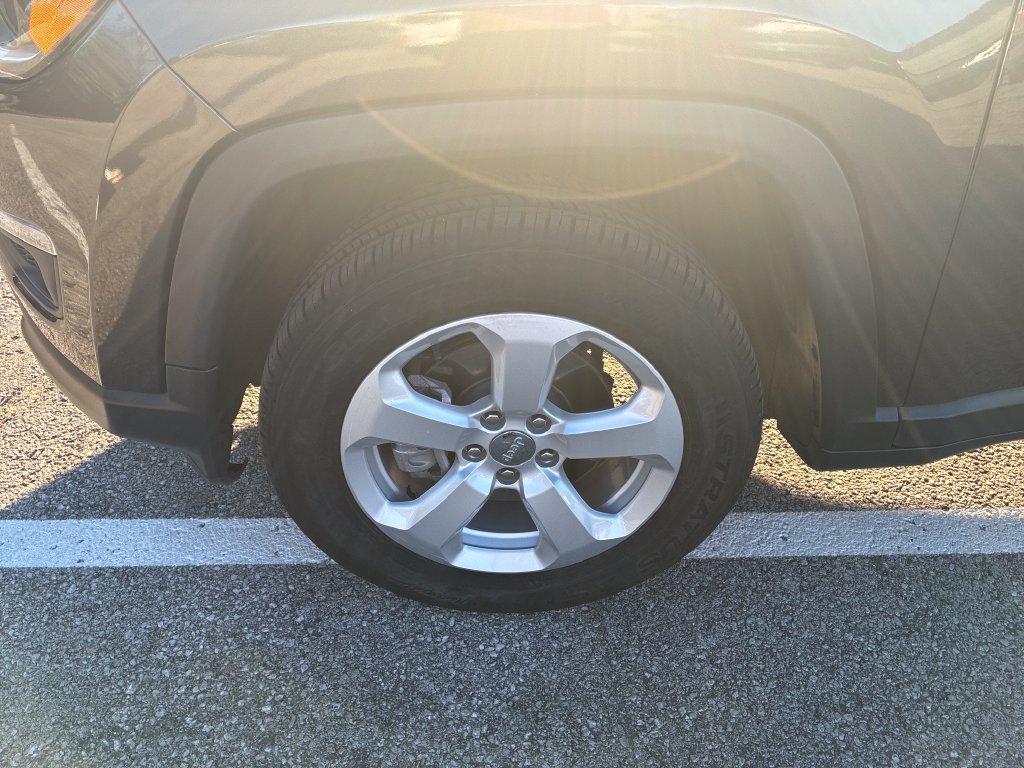 Used 2018 Jeep Compass Latitude w/ Popular Equipment Group AWD/4WD image 11