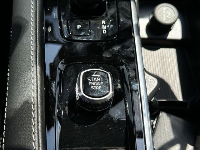 New 2024 Volvo XC90 T8 Ultimate w/ Protection Package Premier image 16