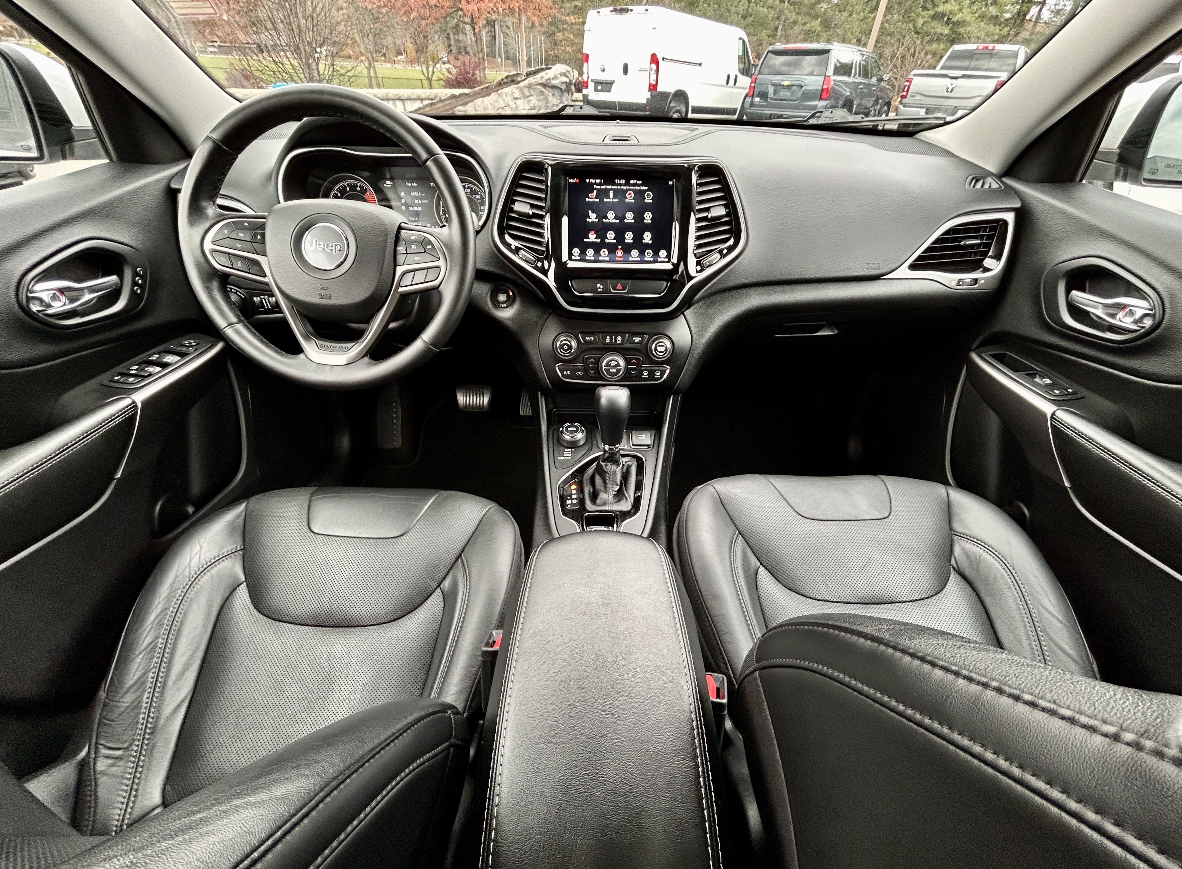 Used 2019 Jeep Cherokee Limited image 24