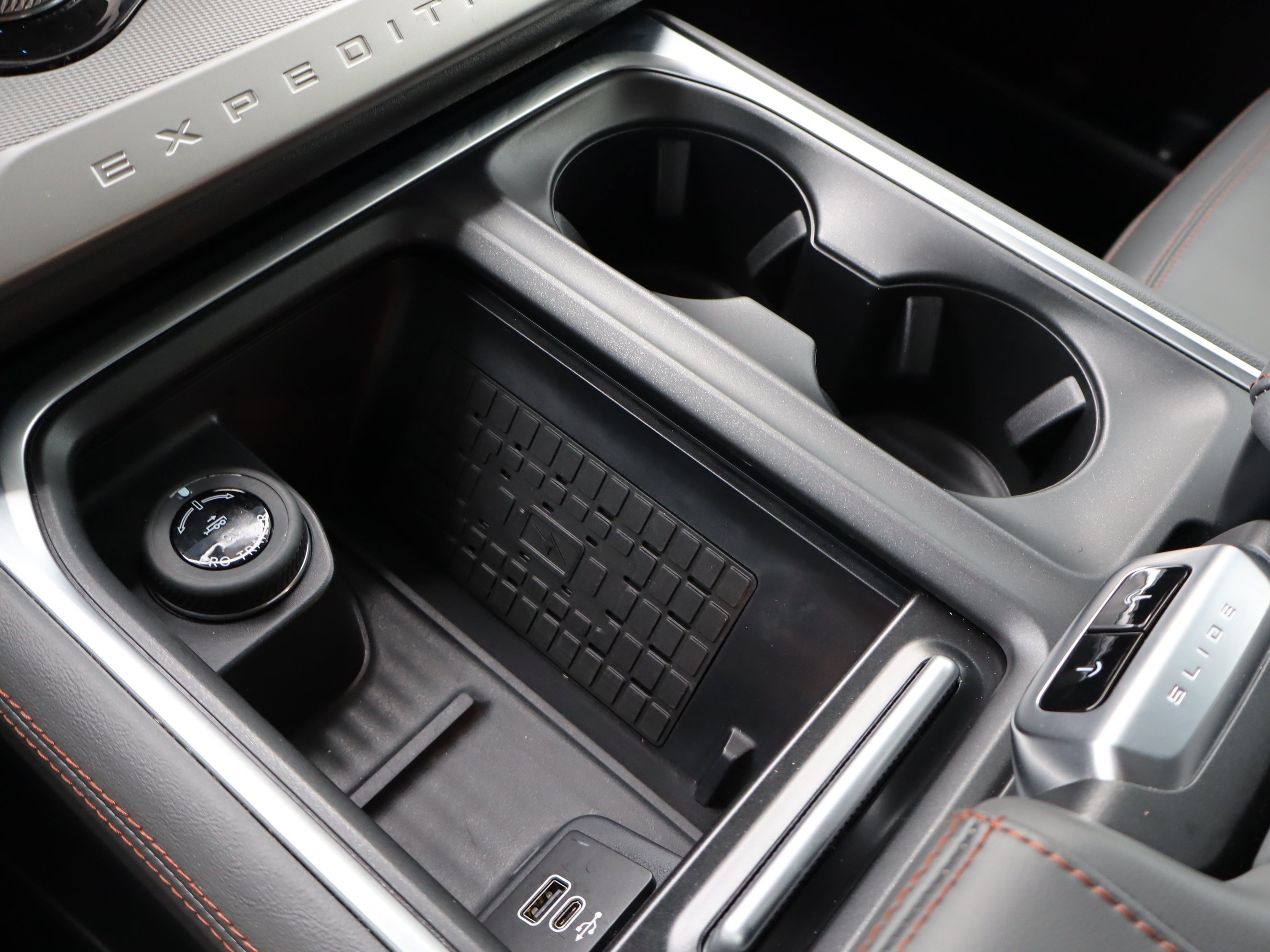 Used 2025 Ford Expedition Active RWD image 31