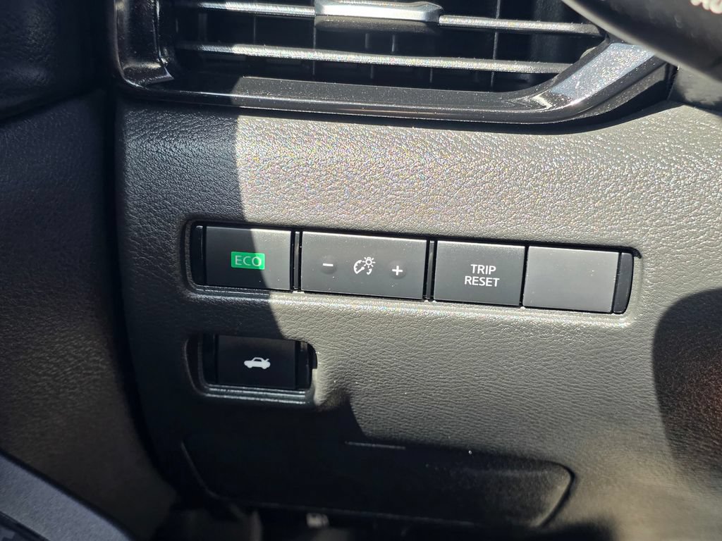Used 2024 Nissan Sentra SV FWD image 30