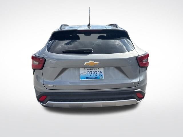 Used 2025 Chevrolet Trax LT image 4