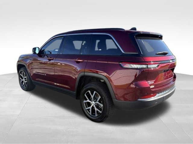 Used 2024 Jeep Grand Cherokee Limited w/ Trailer Tow Package AWD/4WD image 2