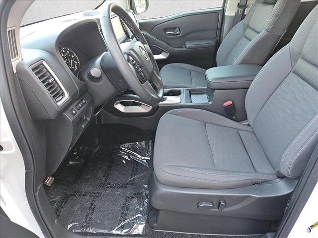 Certified 2024 Nissan Frontier SV w/ Hardbody Edition image 17