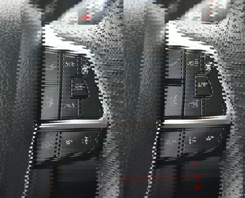 Used 2025 Toyota Sienna XSE w/ XSE Premium Package image 11