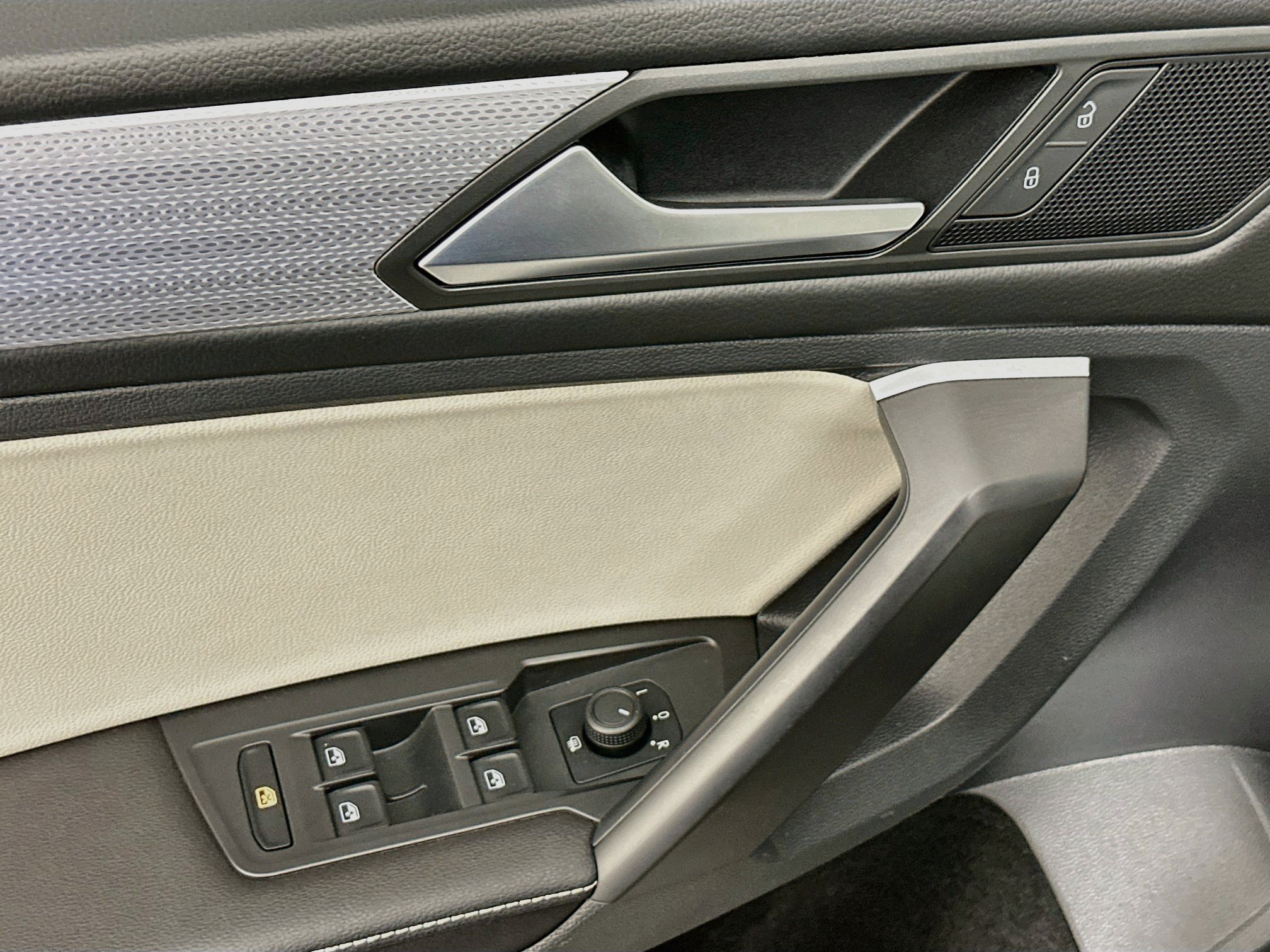 Used 2023 Volkswagen Tiguan S FWD image 15