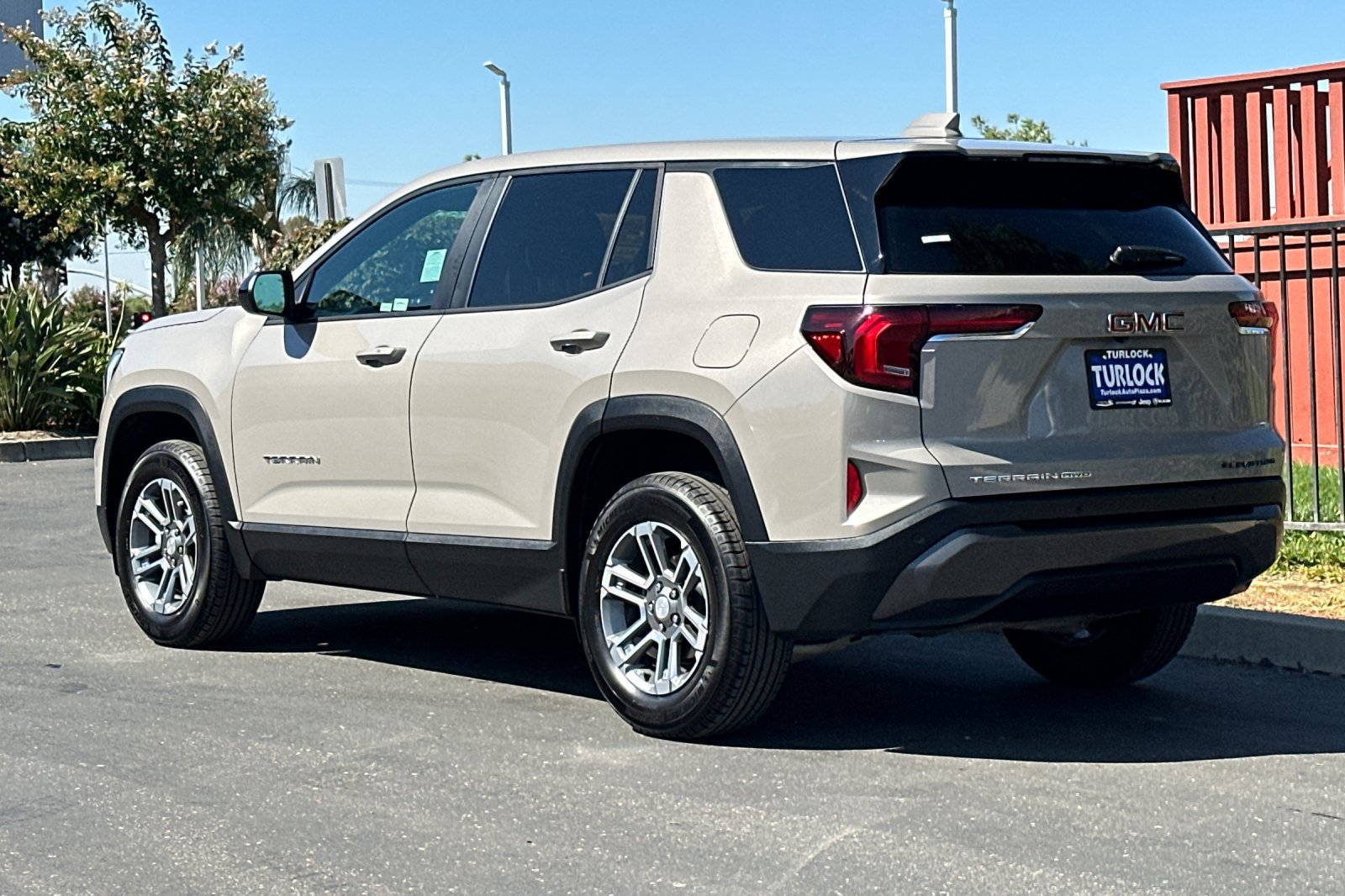 Used 2025 GMC Terrain Elevation image 6