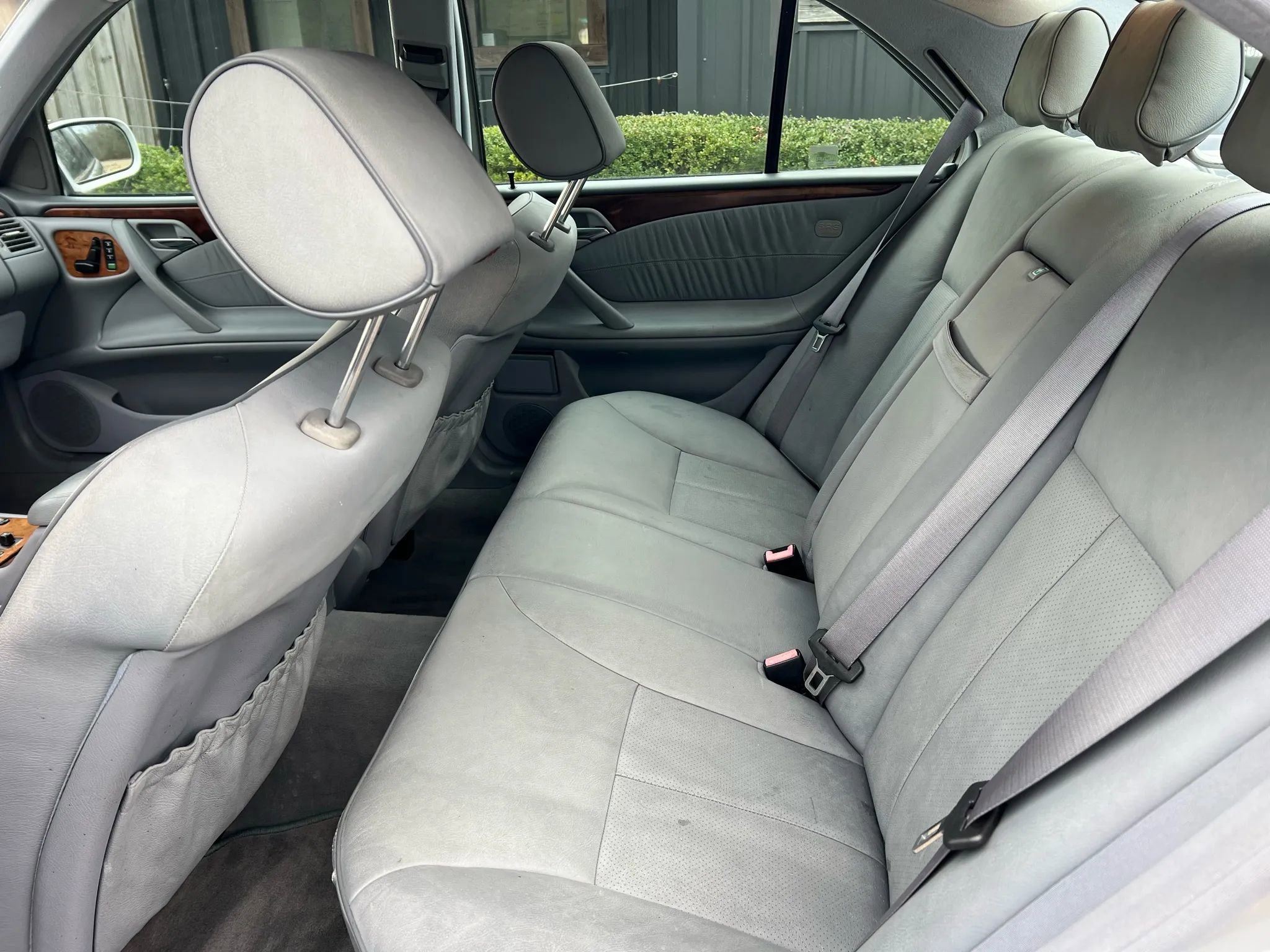 Used 2000 Mercedes-Benz E 320 Sedan image 17