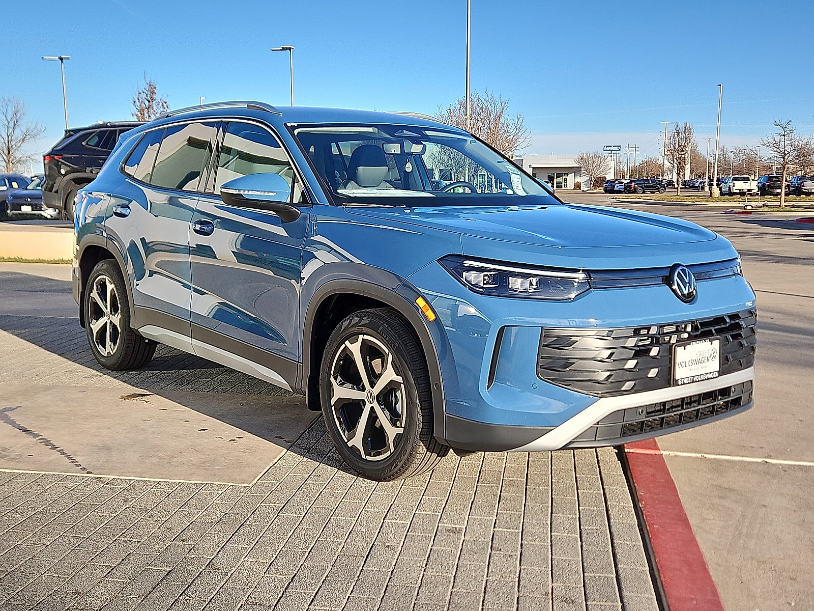 New 2026 Volkswagen Tiguan SE image 4