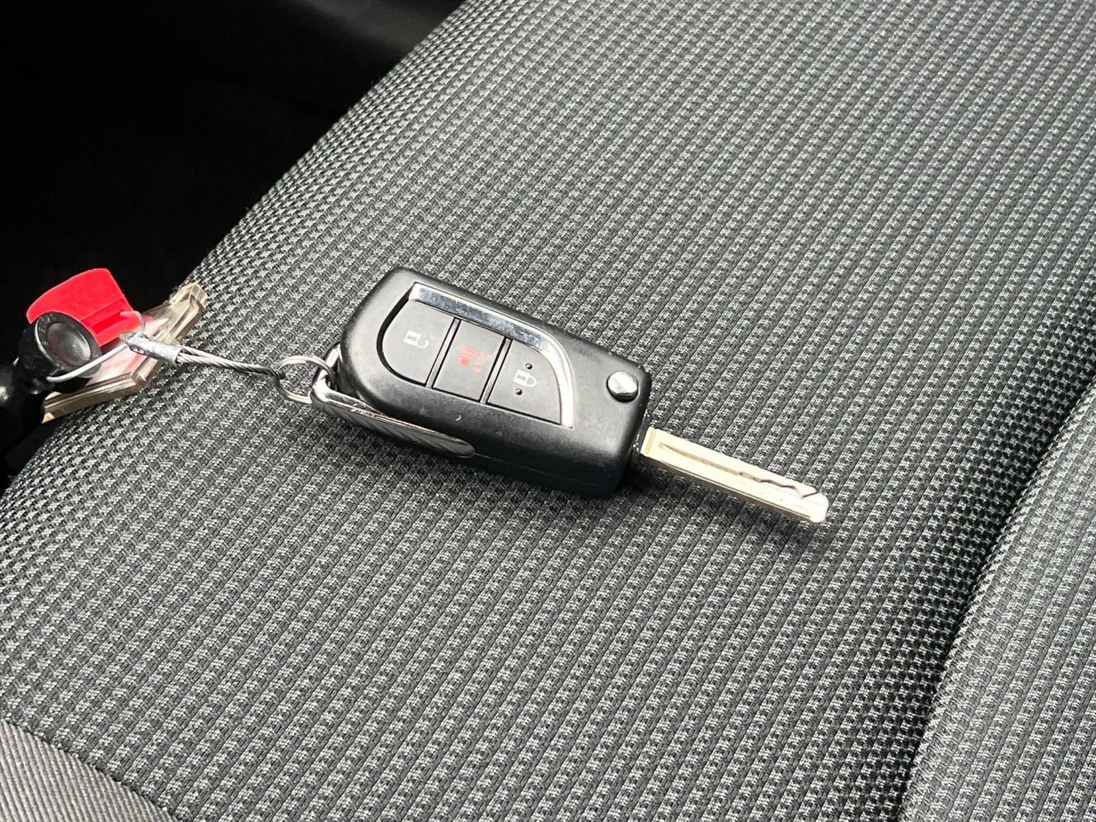 Used 2025 Toyota RAV4 LE image 22