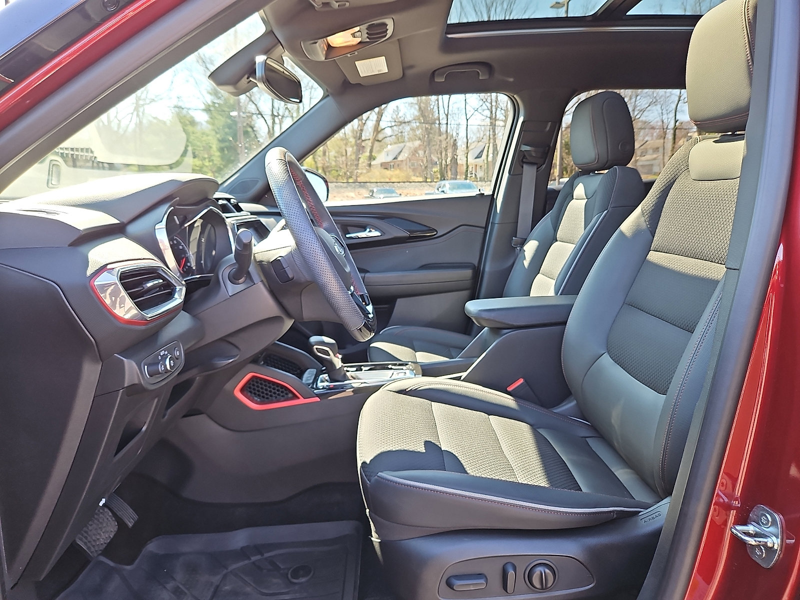 Used 2023 Chevrolet TrailBlazer RS w/ Sun and Liftgate Package image 13