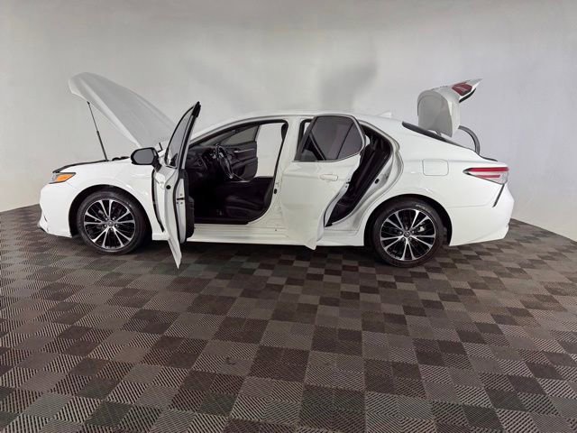 Used 2020 Toyota Camry SE FWD image 13