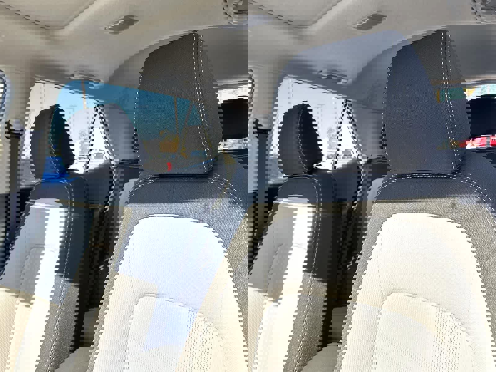 Used 2022 Hyundai Venue SEL image 15