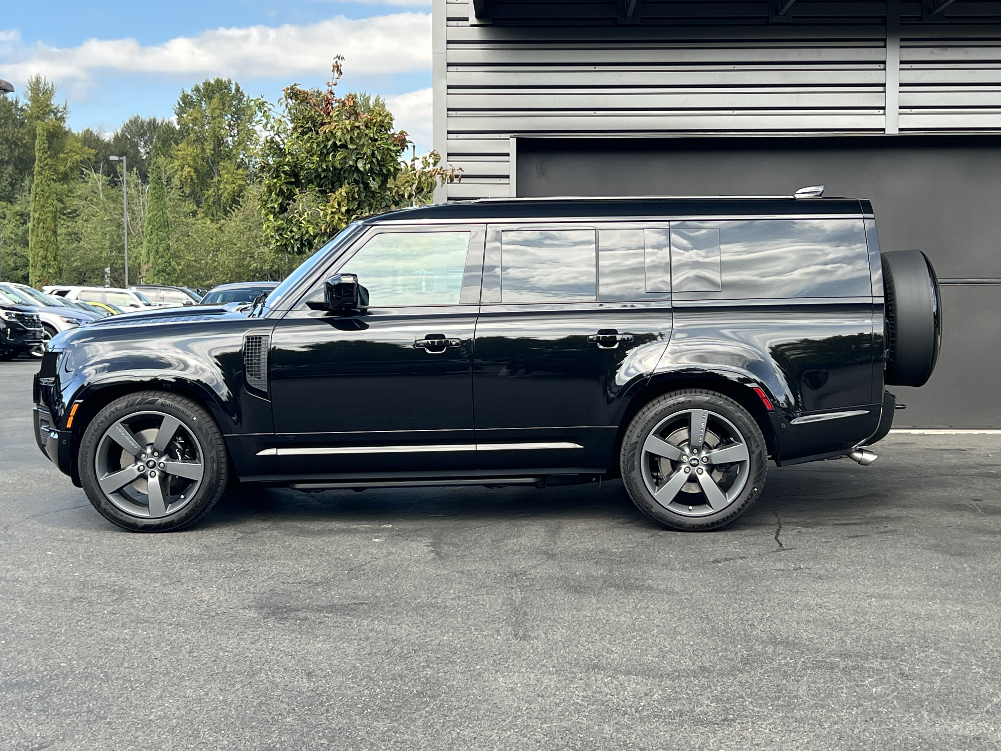 New 2025 Land Rover Defender 130 V8 AWD/4WD image 5
