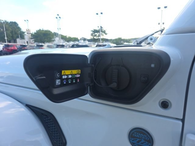 Used 2024 Jeep Wrangler High Altitude AWD/4WD image 13