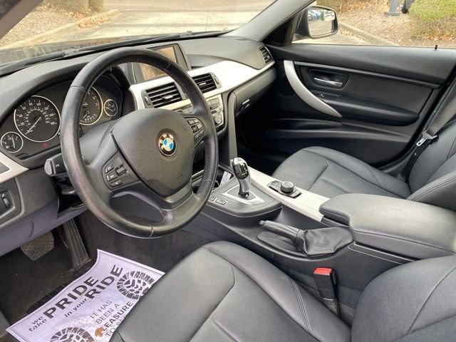 Used 2017 BMW 320i xDrive Sedan image 6