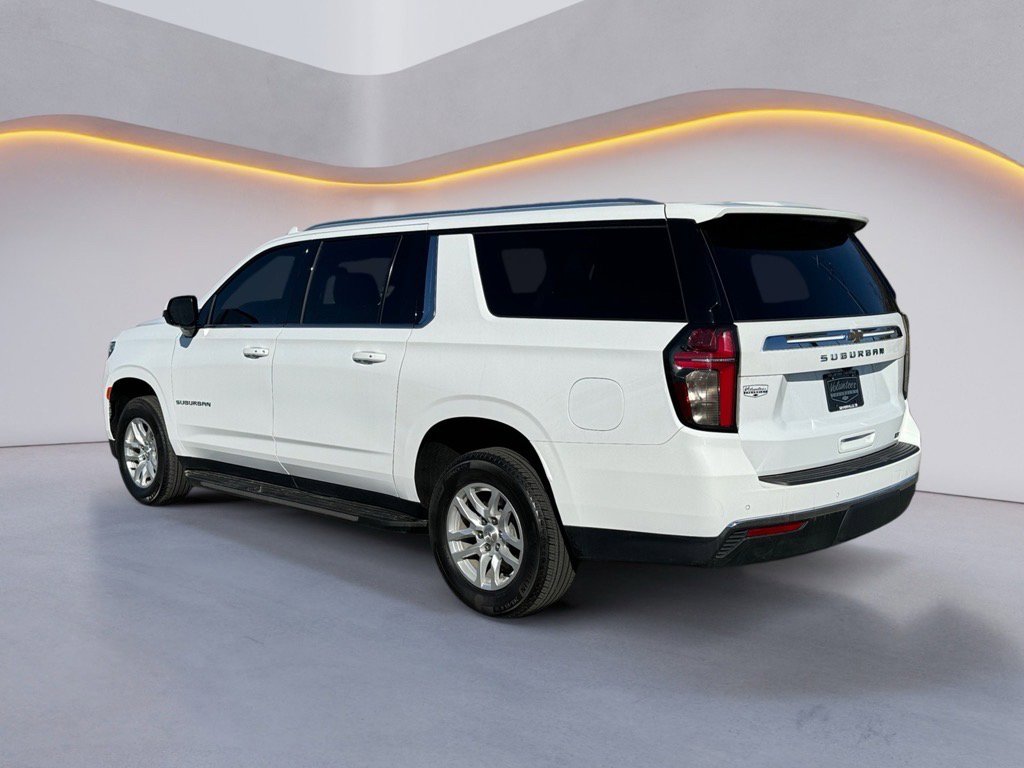Used 2023 Chevrolet Suburban LT image 5