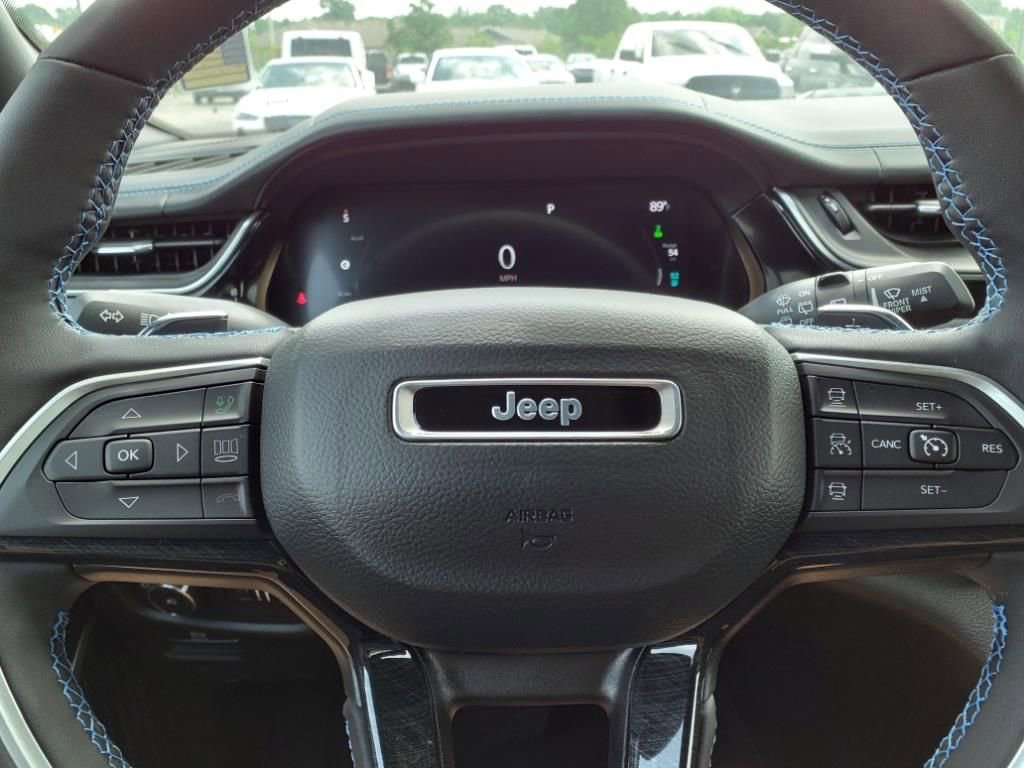 New 2023 Jeep Grand Cherokee Trailhawk w/ Advanced Protech Group II image 14