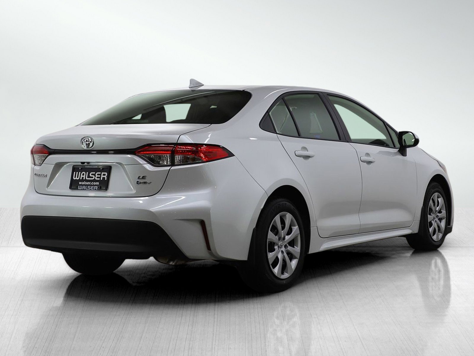 Used 2026 Toyota Corolla LE FWD image 5