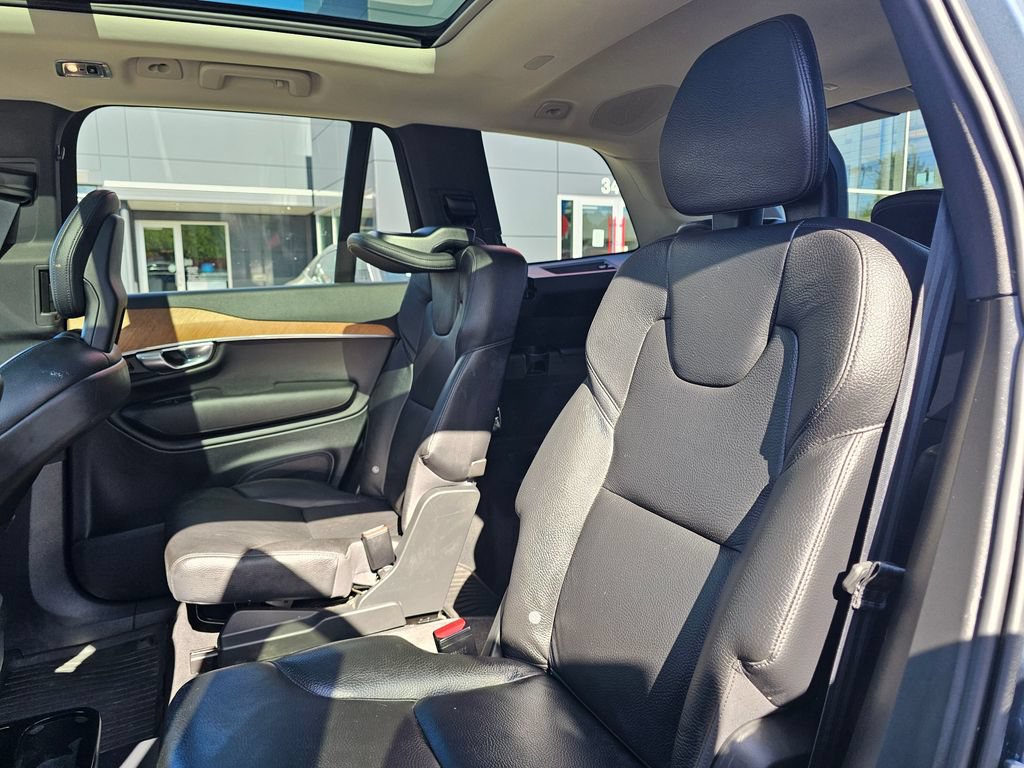 Used 2021 Volvo XC90 T6 Momentum AWD/4WD image 14