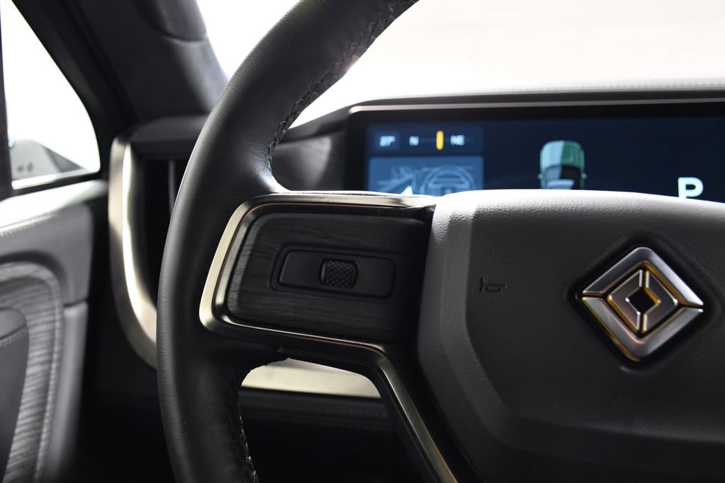 Used 2023 Rivian R1S Adventure AWD/4WD image 28