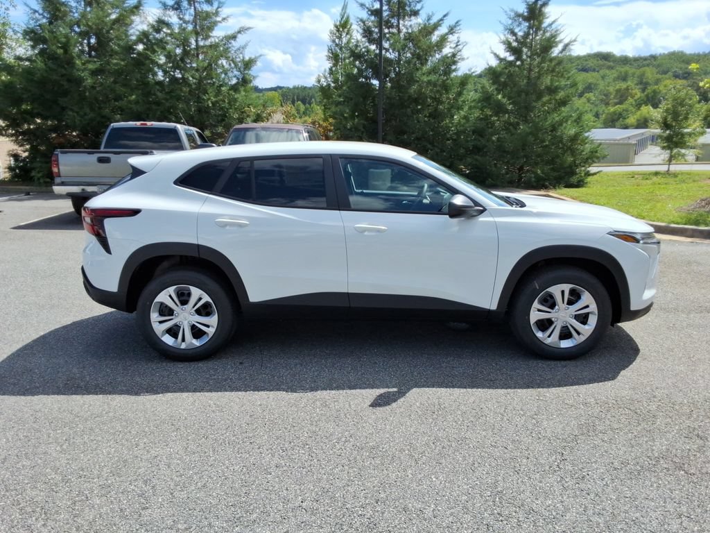 New 2026 Chevrolet Trax LS FWD image 4