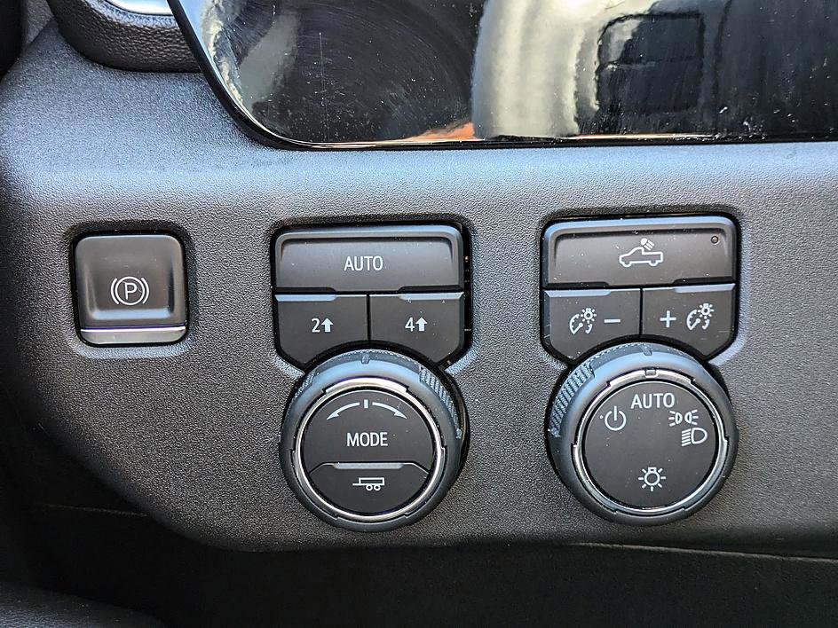 Used 2023 Chevrolet Silverado 1500 LT image 17