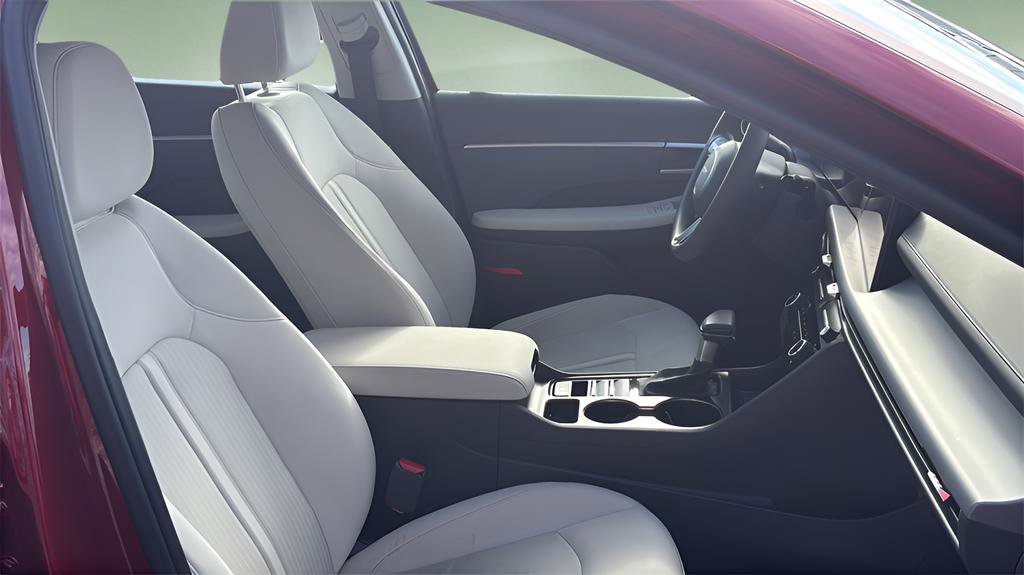 Certified 2025 Hyundai Sonata SE image 16