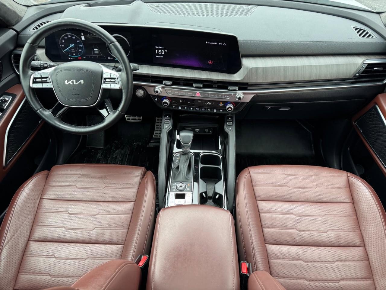 Used 2024 Kia Telluride SX Prestige w/ Towing Package image 12