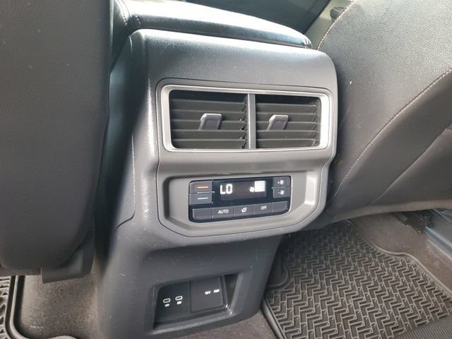 Used 2024 Volkswagen Atlas Peak Edition SE AWD/4WD image 17